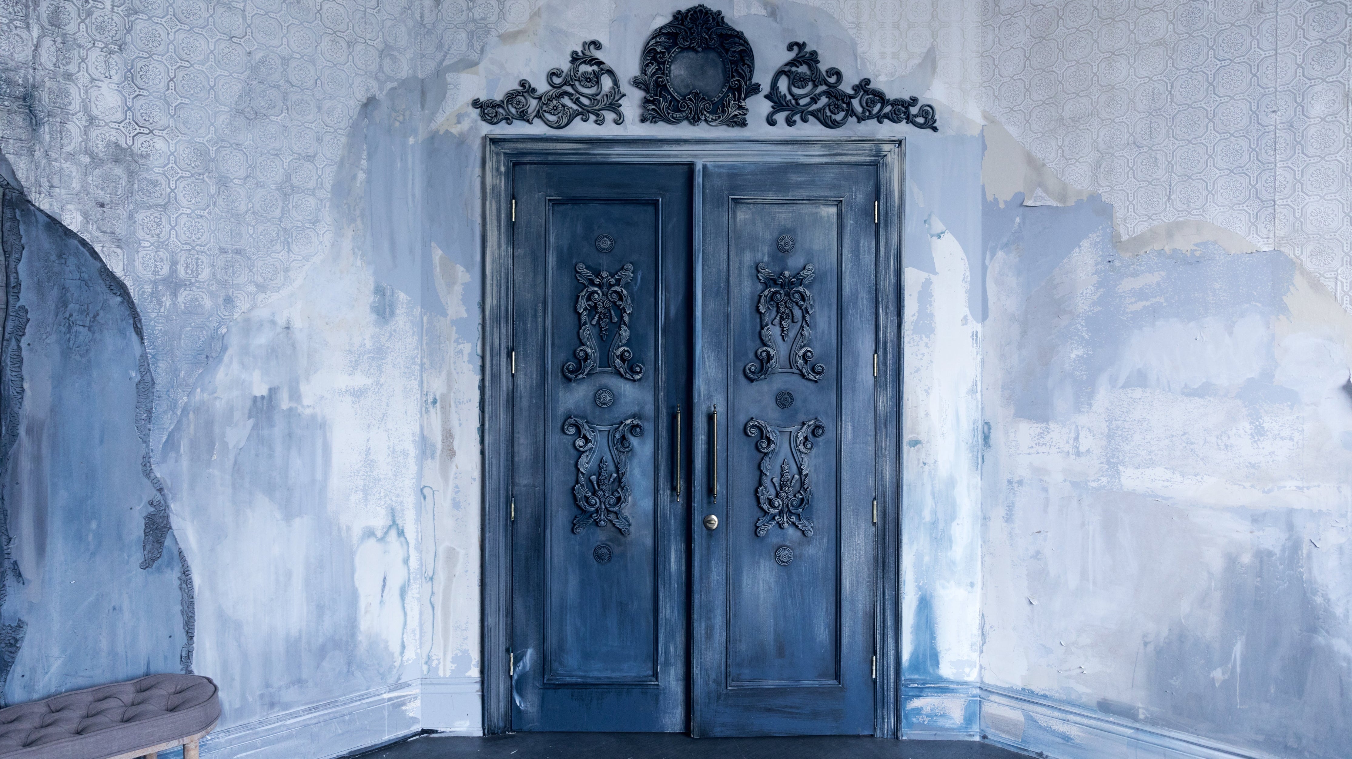 Incorporating Vintage Furniture Into Modern Interiors