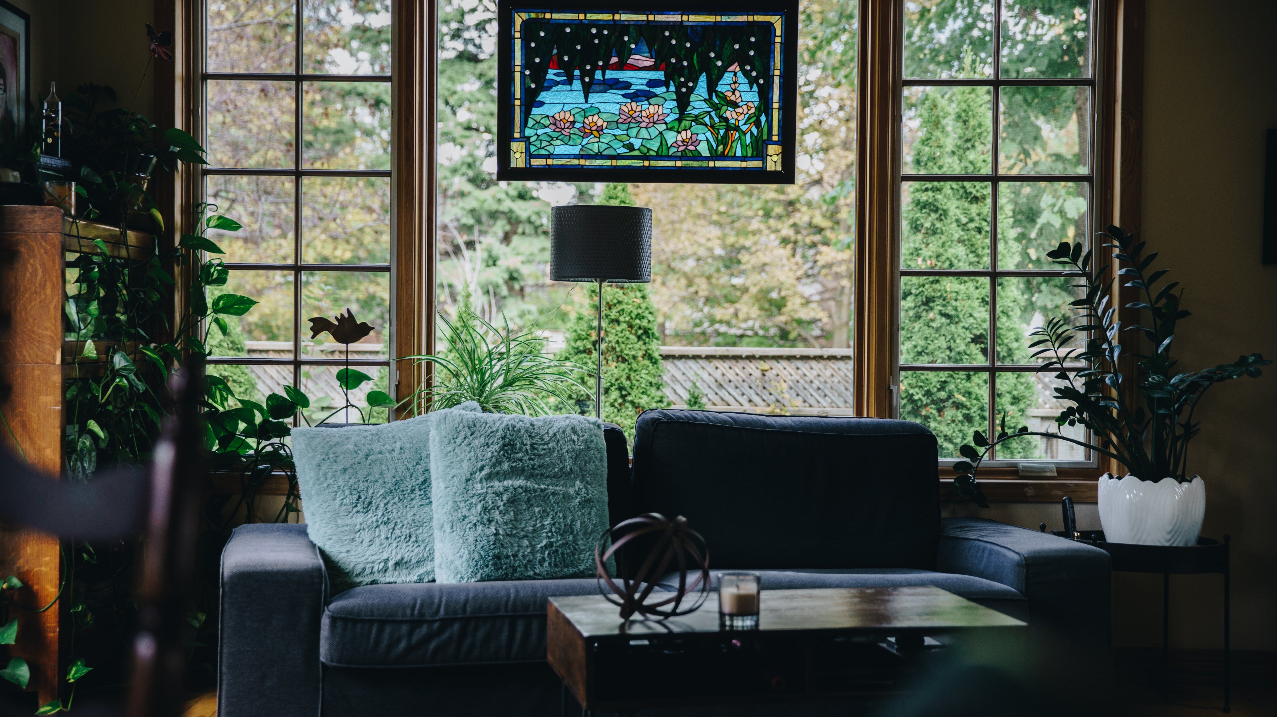 Incorporating Vintage Furniture into Modern Spaces: A Timeless Blend